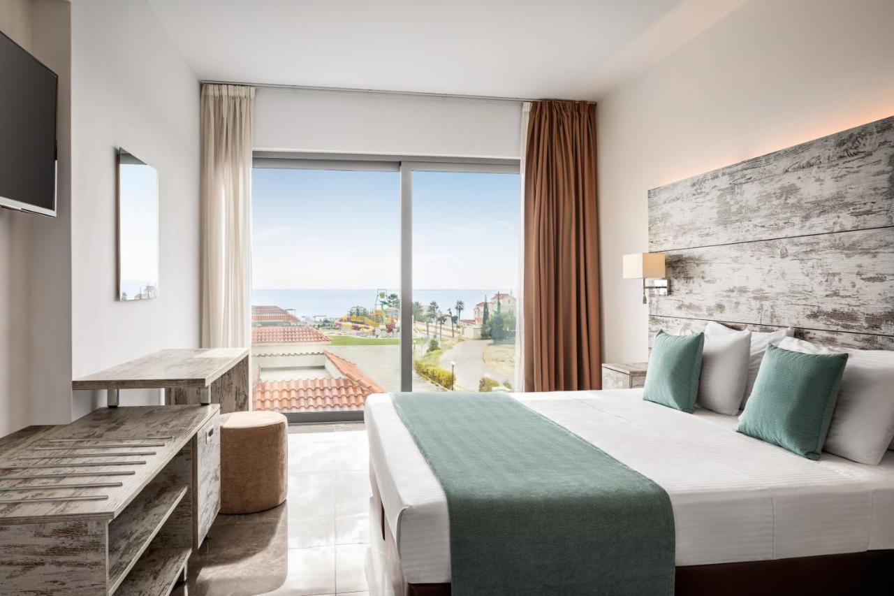 Ramada Hotel & Suites By Wyndham Ajía Nápa Kültér fotó