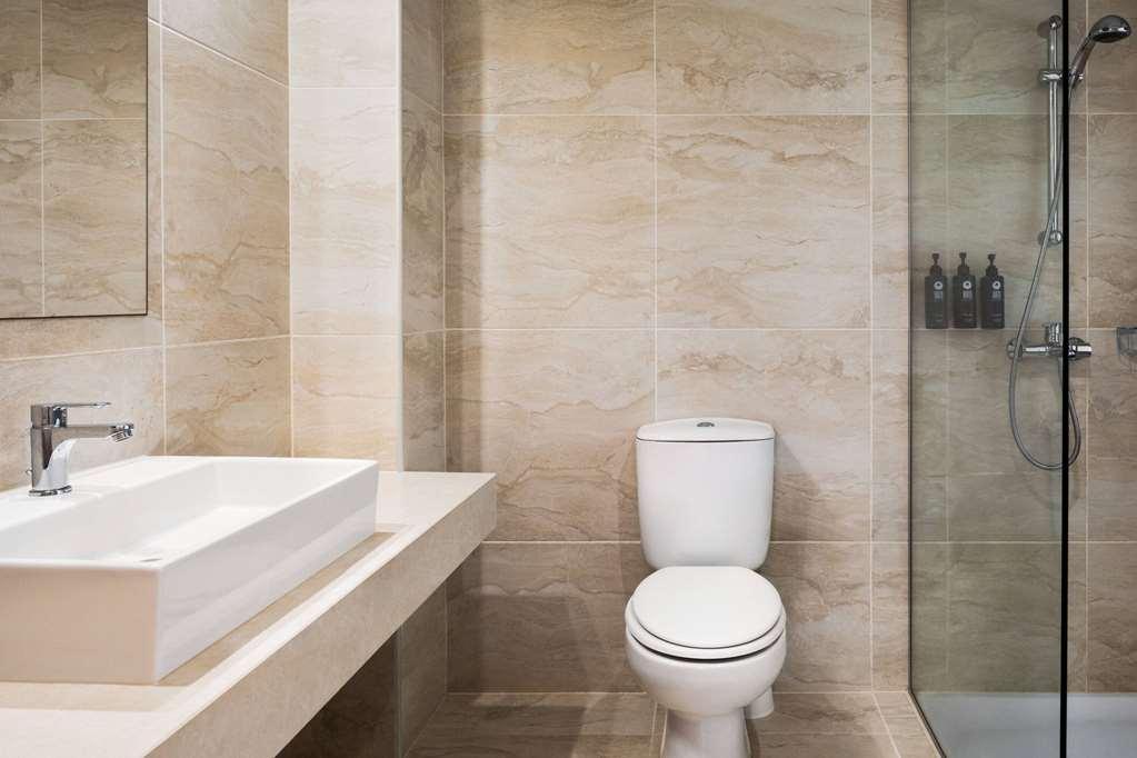 Ramada Hotel & Suites By Wyndham Ajía Nápa Szoba fotó